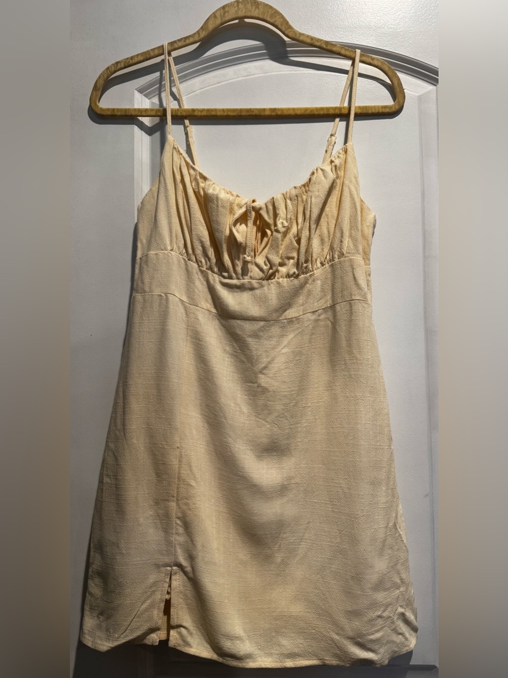Kendall & Kylie Small Butter Yellow Linen Blend Ruched Mini Dress